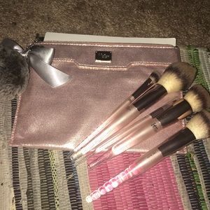 (It cosmetics) make up an and brush set💖💖💖